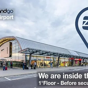 Hotel cápsula Resting Pods - Zzzleepandgo Modlin Airport Wmi, Nowy Dwór Mazowiecki